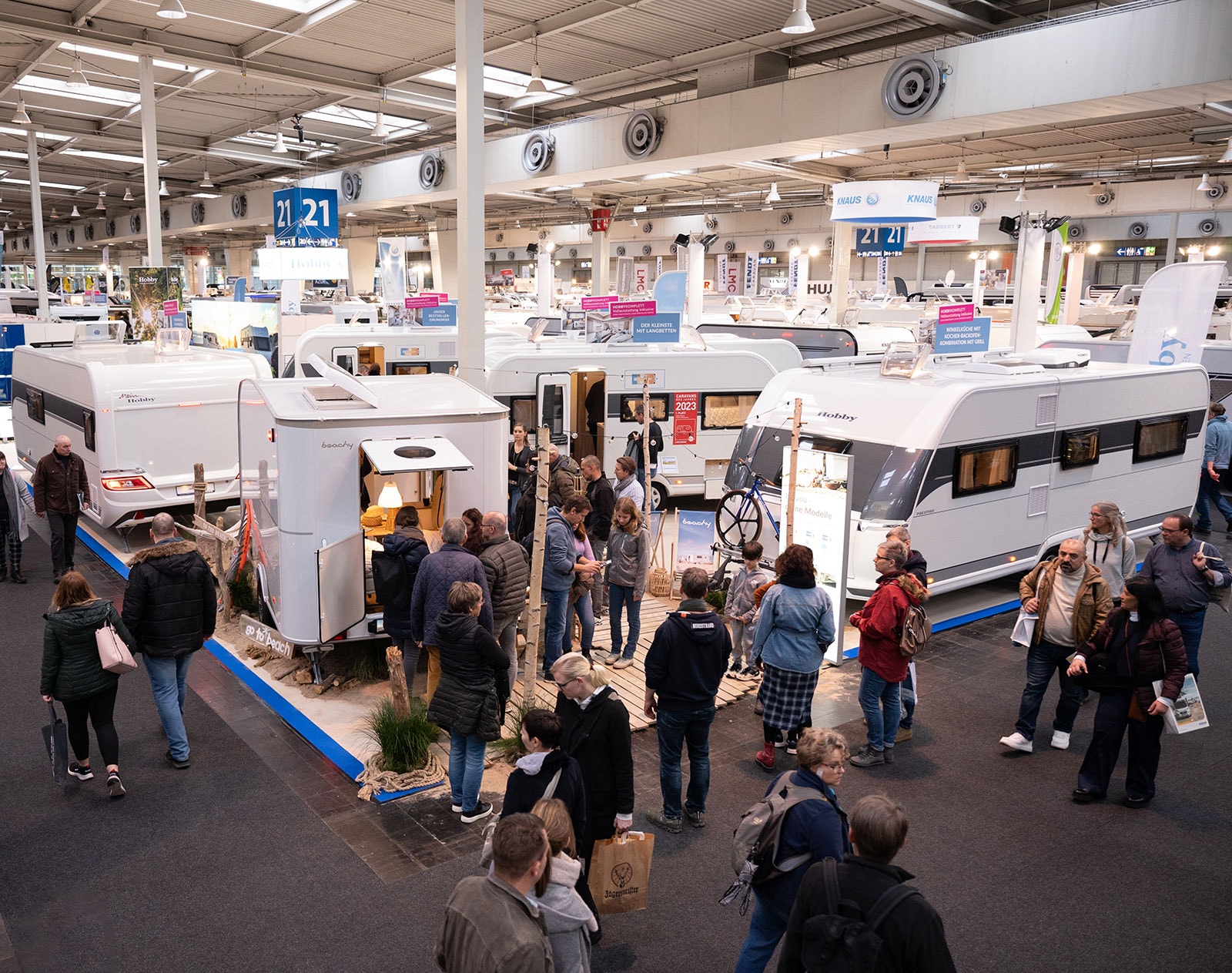 Caravaning-&-Camping-(2)